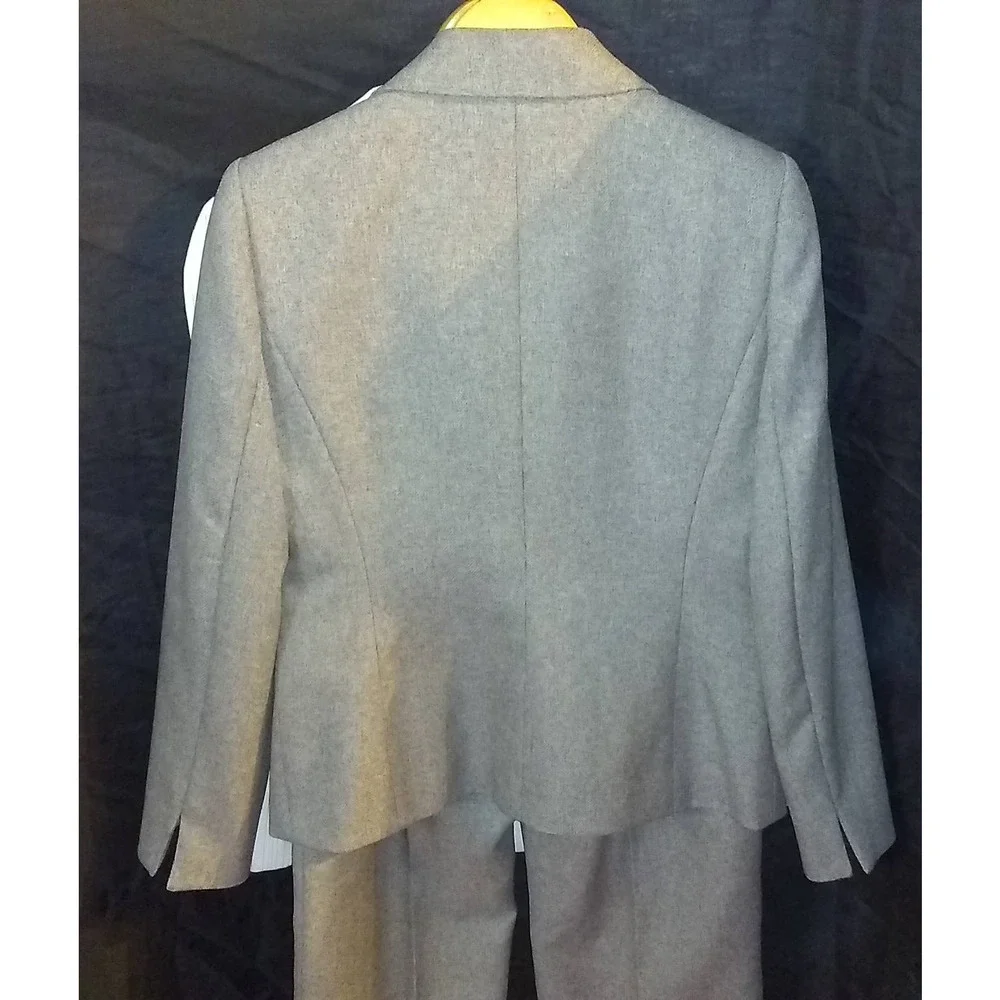 LeSuit herringbone suit in Gray - Sz 8 - Picture 5 of 8